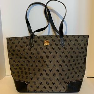 Dooney and Bourke tote bag